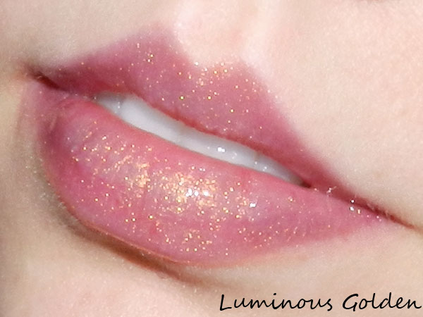 gostei-e-agora-o-boticario-black-crystal- star-lip-gloss-luminous-golden-02