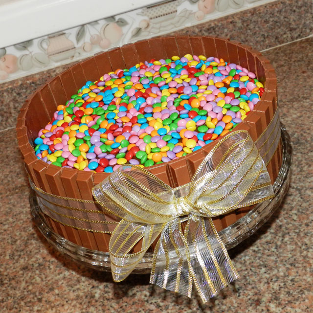 gostei-e-agora-bolo-kit-kat-cercadinho-confetti
