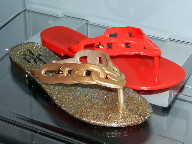 gostei-e-agora-melissa-we-are-flowers-verao-2014-harmonic-vivienne-westwood