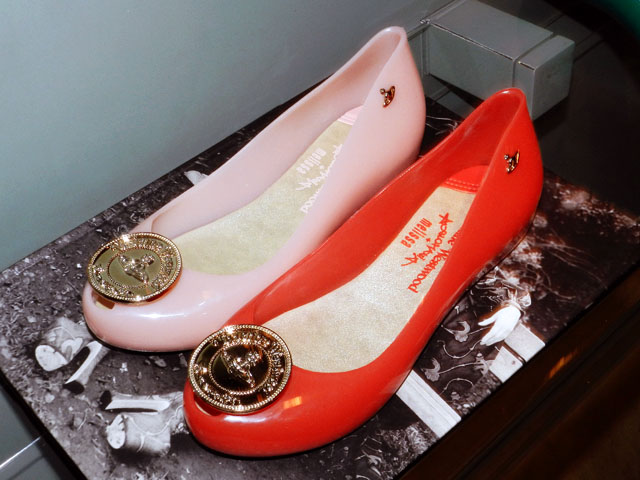 gostei-e-agora-melissa-we-are-flowers-verao-2014-ultragirl-vivienne-westwood