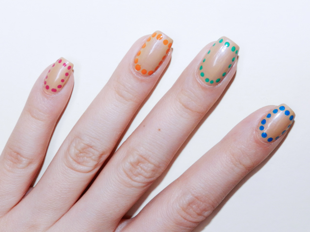 gostei-e-agora-multicolored-dot-border-nail-03
