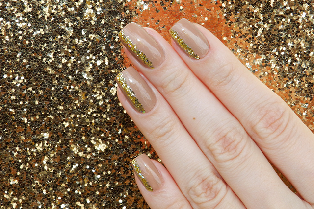 gostei-e-agora-unhas-ano-novo-cristalizadas-nude-glitter-dourado-02