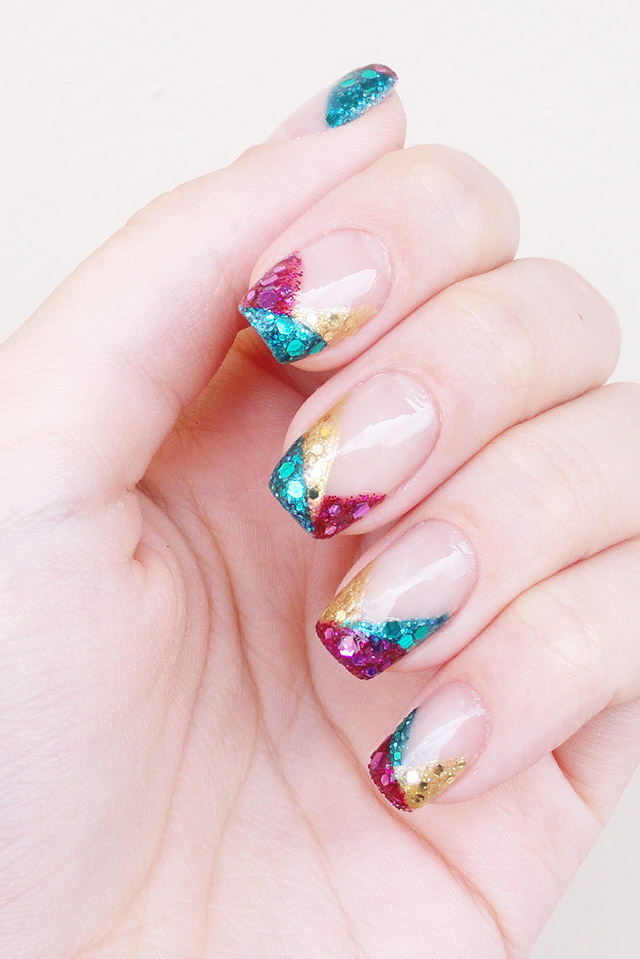ostei-e-agora-unhas-carnaval-pontas-decoradas-com-glitter-02