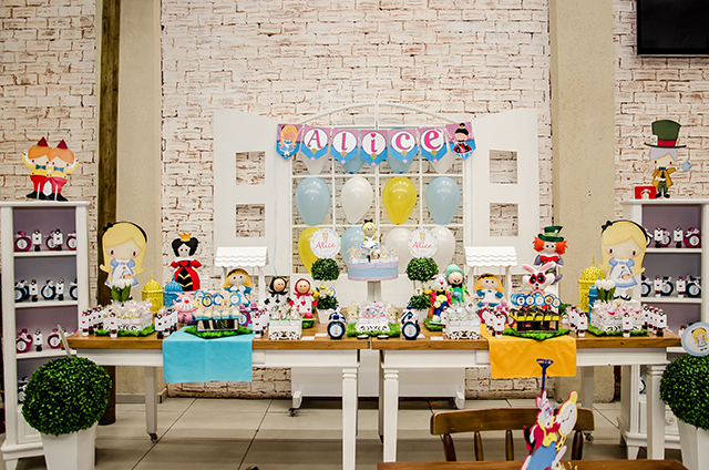 gostei-e-agora-decoracao-aniversario-infantil-alice-04