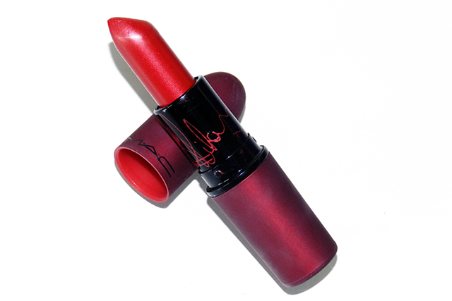 mac-viva-glam-rihanna-swatch-01