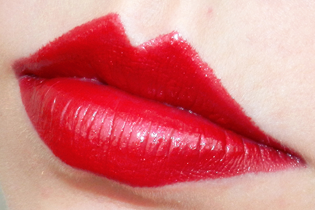 mac-viva-glam-rihanna-swatch-04