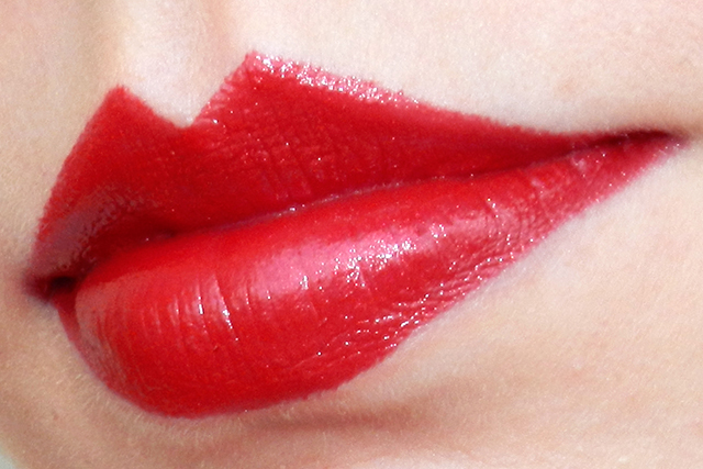 mac-viva-glam-rihanna-swatch-05