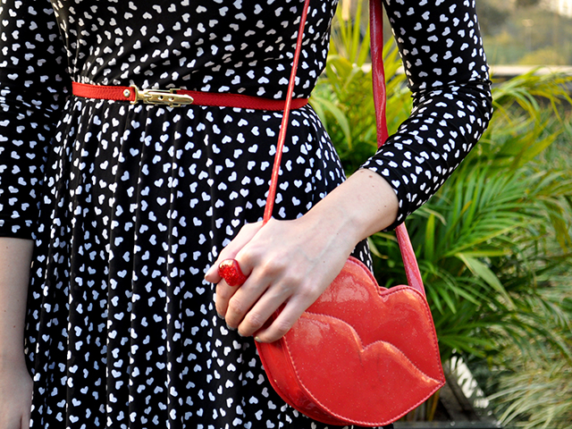 gostei-e-agora-look-vestido-corações-chapeu-cloche-vermelho-11
