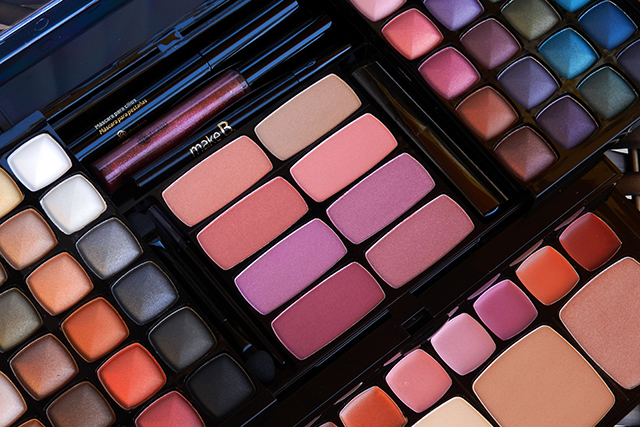 palette-de-maquiagem-make-b-barroco-tropical-o-boticario-03