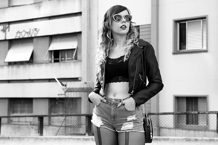 gostei-e-agora-look-rocker-hot-pants-top-cropped-jaqueta-de-couro-009