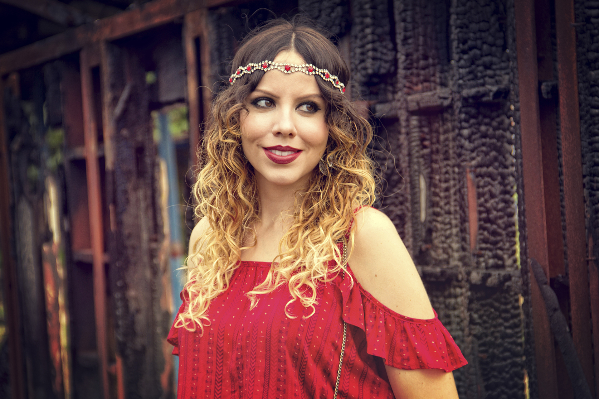 gostei-e-agora-look-gypsy-bata-ciganinha-calca-flare-bolsa-de-metal-pedraria-headband-joyce-nunes-09