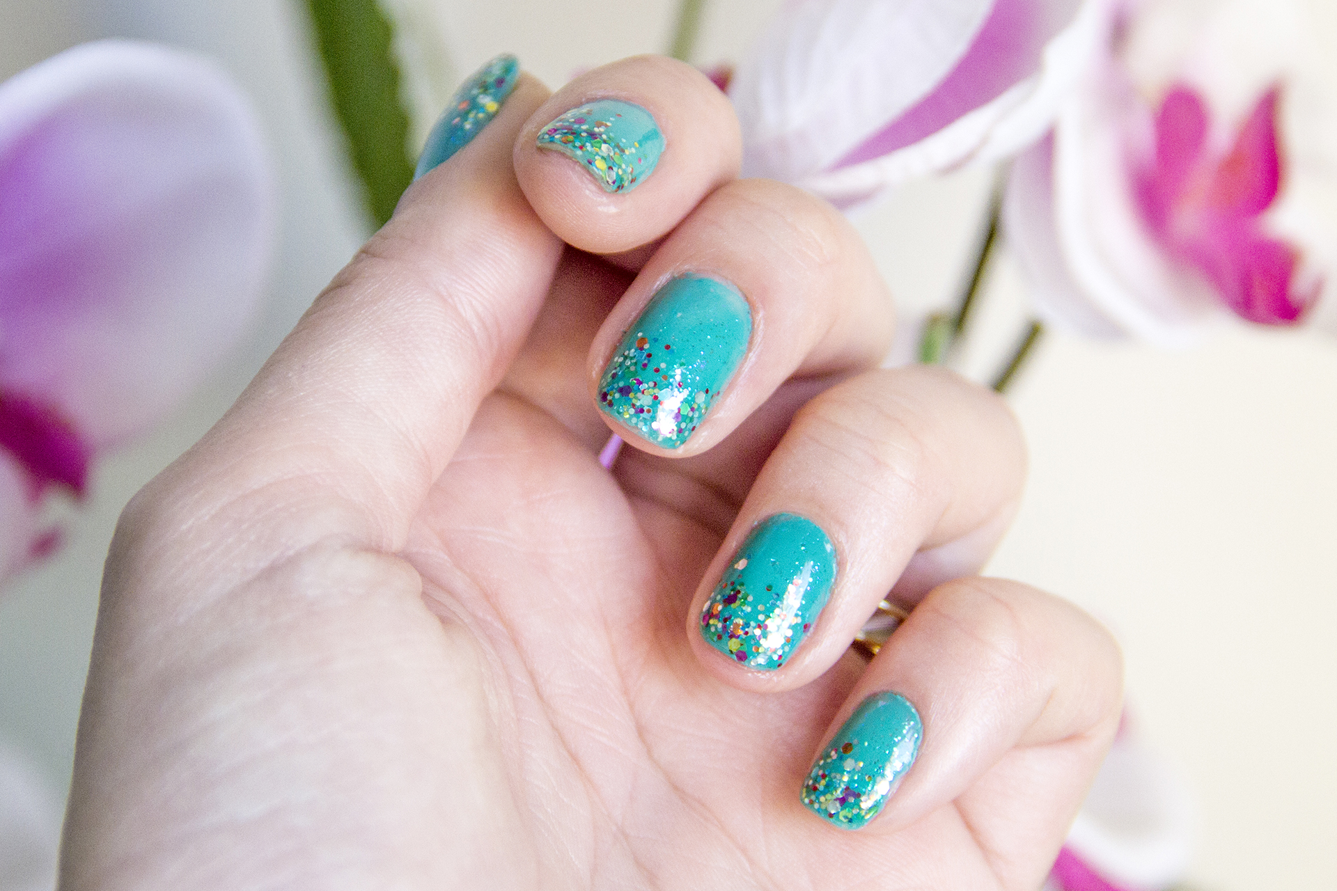gostei-e-agora-unhas-ombre-de-glitter-colorama-uai-island-girl-island-coast-01