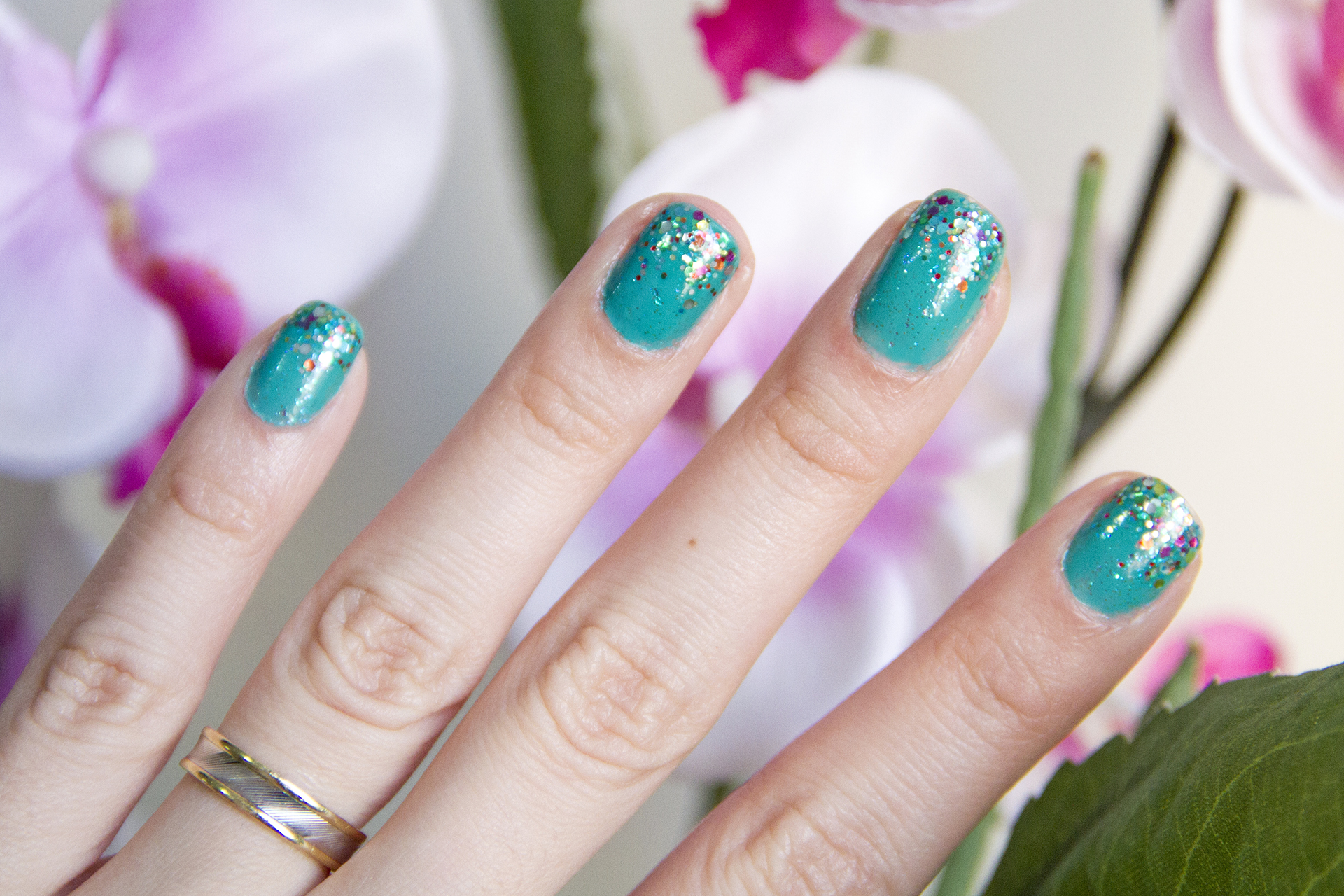 gostei-e-agora-unhas-ombre-de-glitter-colorama-uai-island-girl-island-coast-04