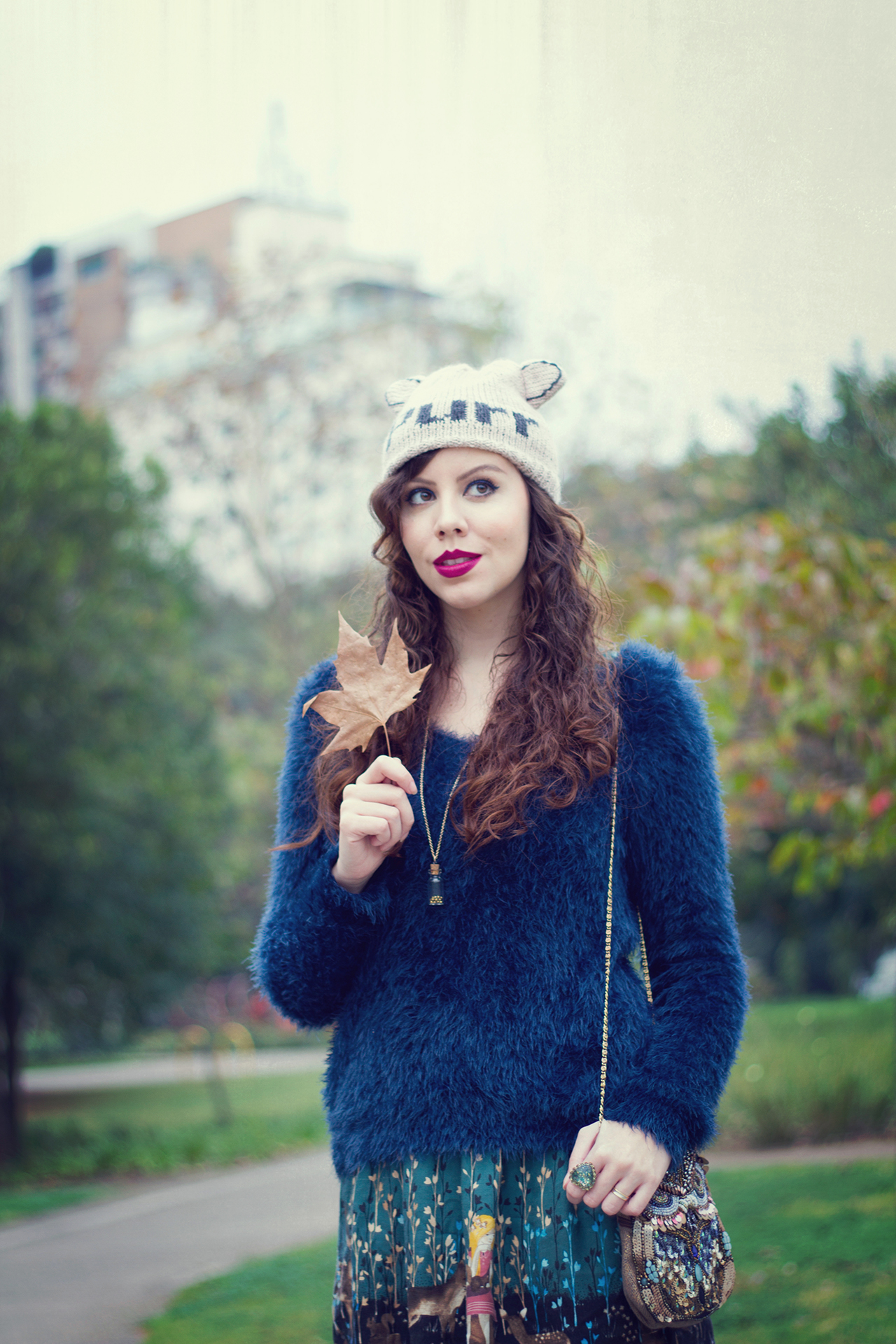 gostei-e-agora-look-inverno-fluffy-sweater-vestido-amizade-antix-bota-over-the-knee-04