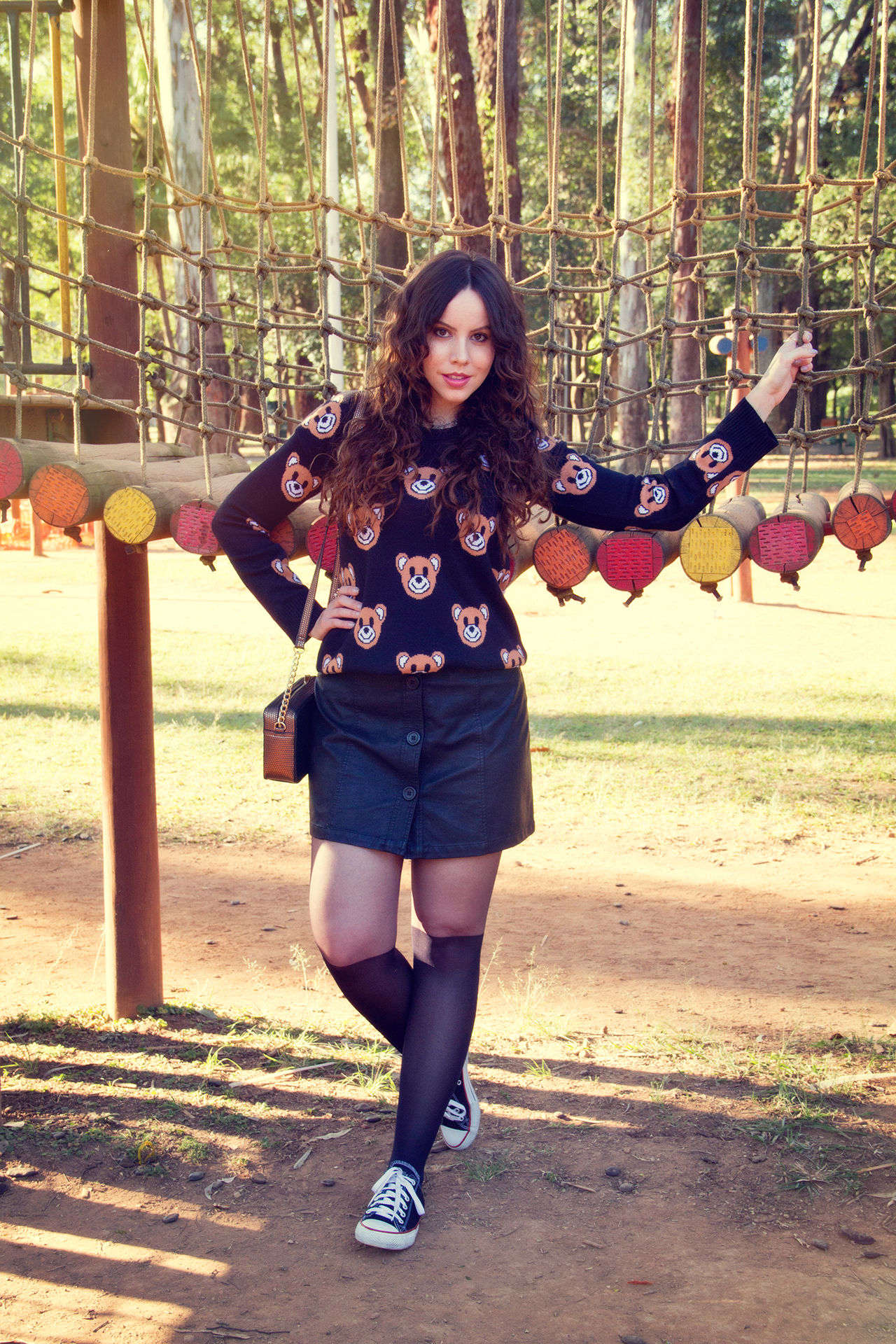 gostei-e-agora-sweater-de-ursinho-saia-botoes-na-frente-couro-02