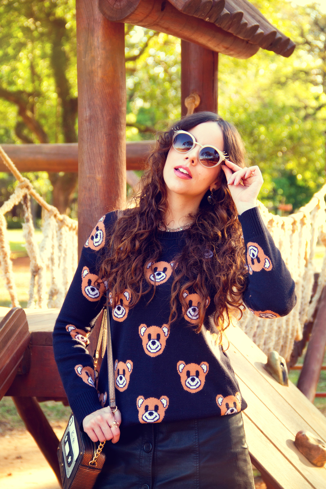 gostei-e-agora-sweater-de-ursinho-saia-botoes-na-frente-couro-04