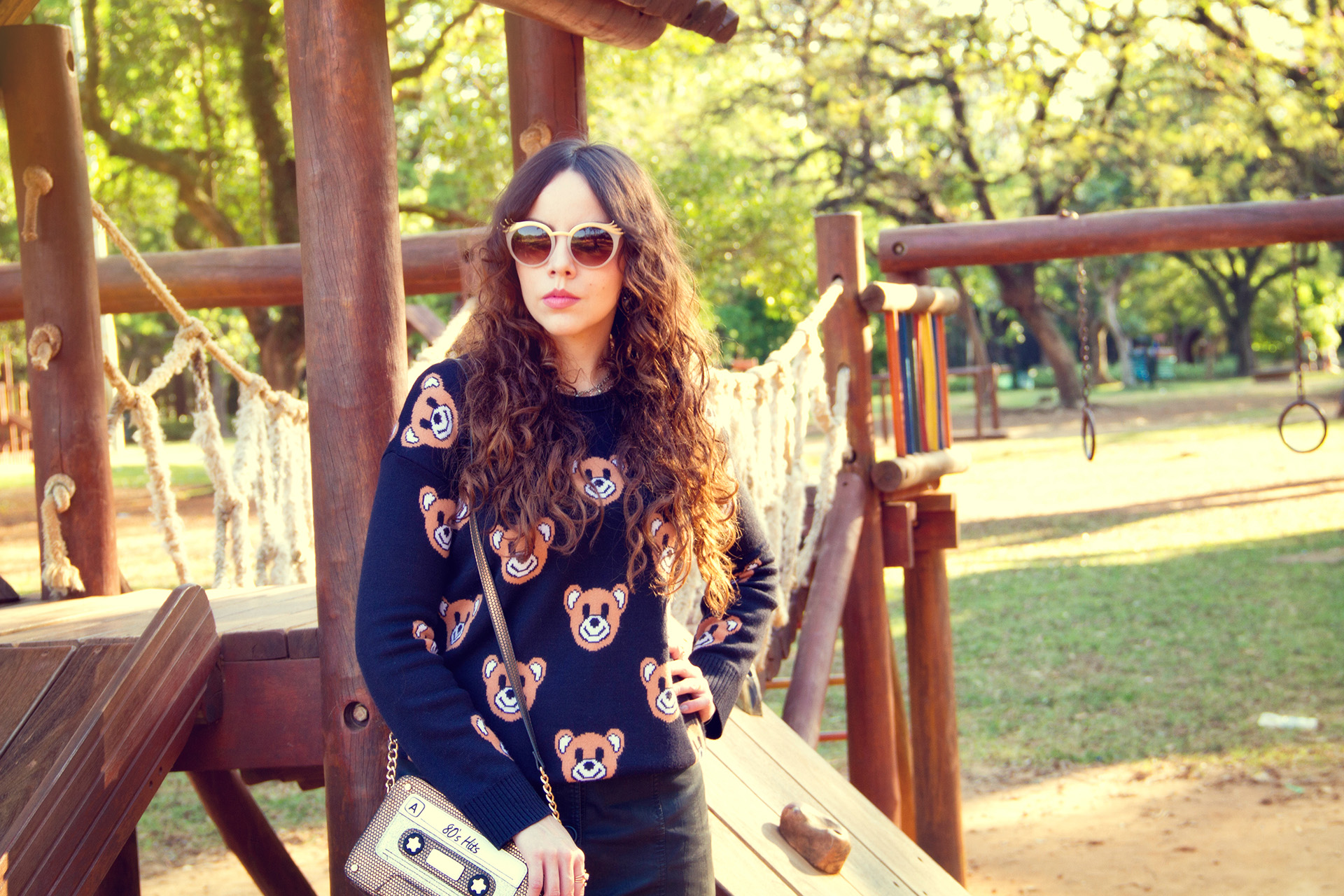 gostei-e-agora-sweater-de-ursinho-saia-botoes-na-frente-couro-06