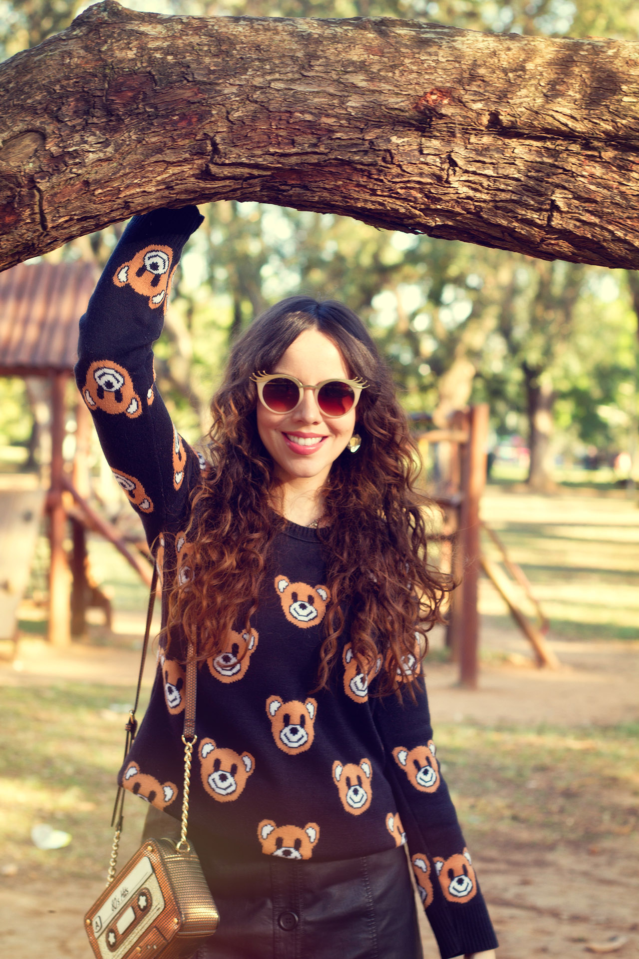 gostei-e-agora-sweater-de-ursinho-saia-botoes-na-frente-couro-07