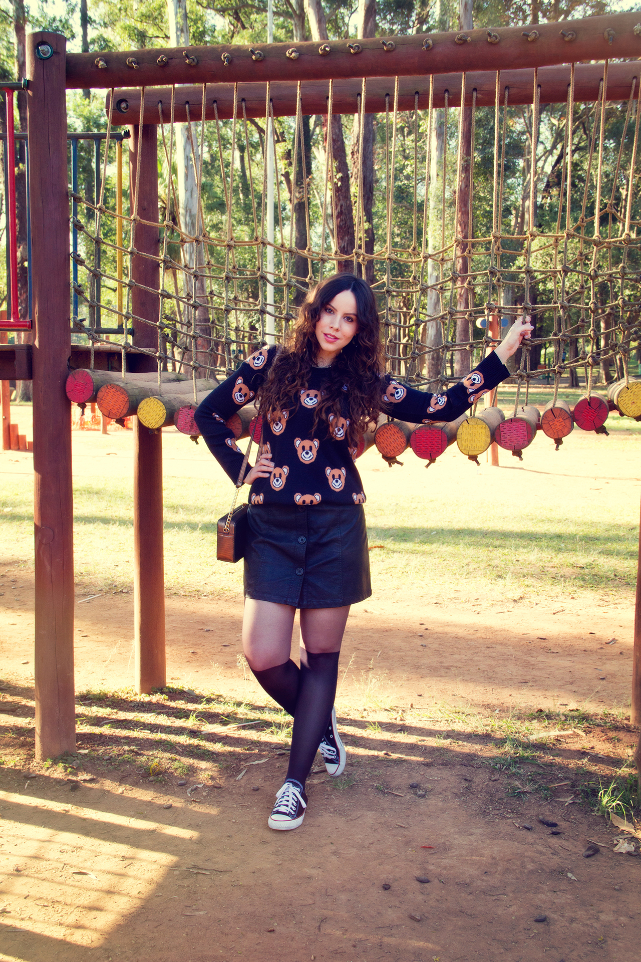 gostei-e-agora-sweater-de-ursinho-saia-botoes-na-frente-couro-9
