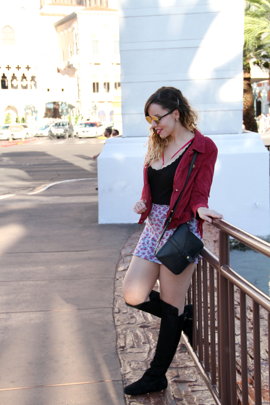 gostei-e-agora-jaqueta-de-franjas-strappy-bra-vinho-saia-floral-over-the-knee-boot-04