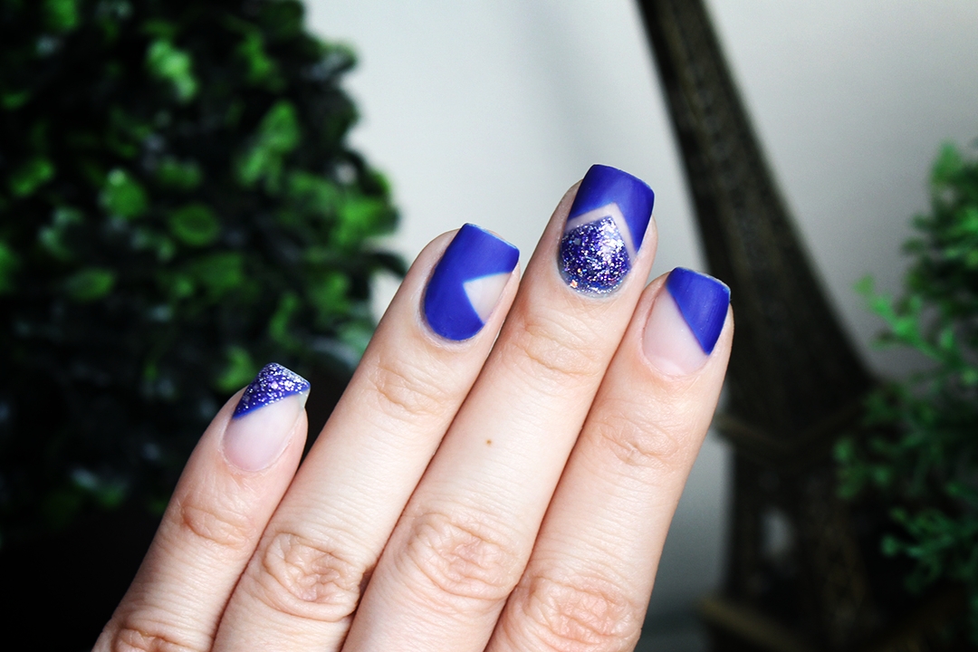 gostei-e-agora-unhas-negativas-geometricas-azul-opaco-glitter-03