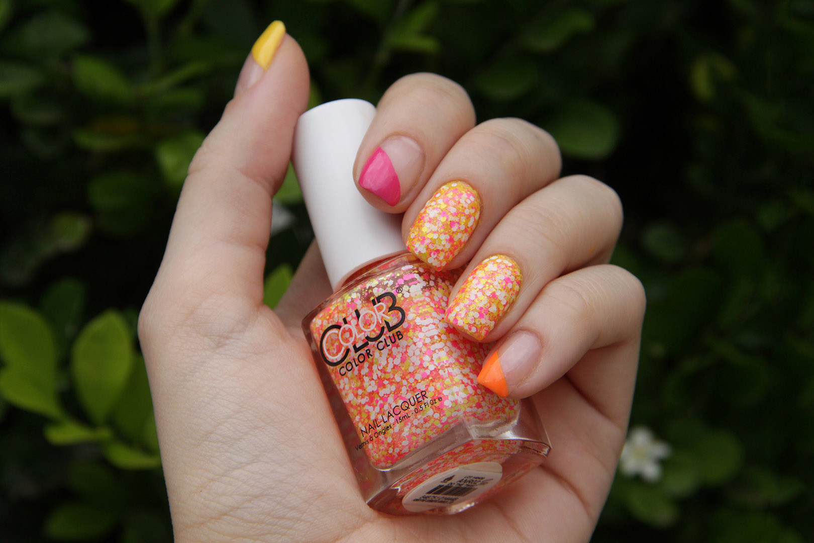 gostei-e-agora-do-the-twist-color-club-negative-space-nails-01
