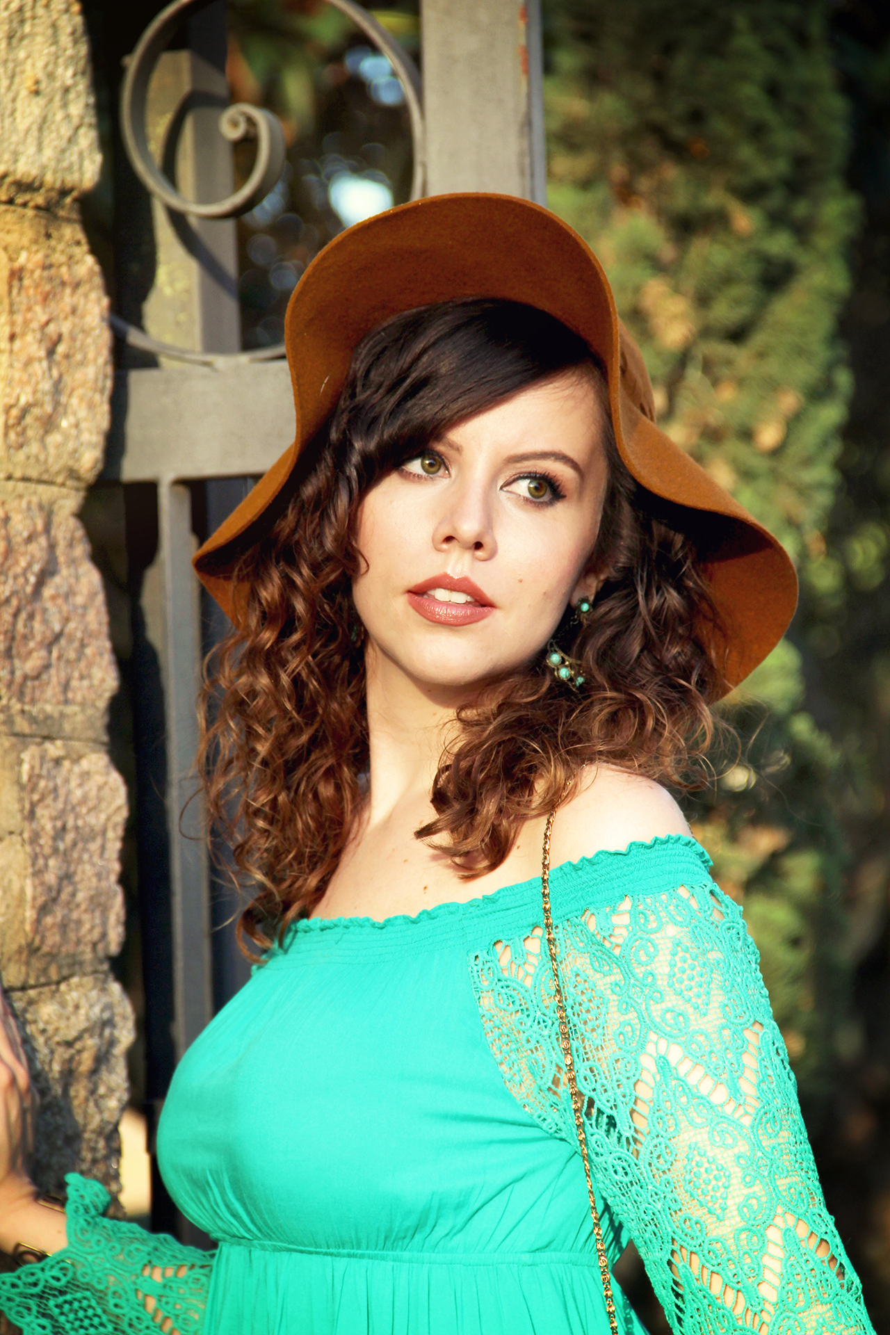 gostei-e-agora-vestido-ciganinha-verde-guipir-sandalia-gladiadora-02-joyce-nunes