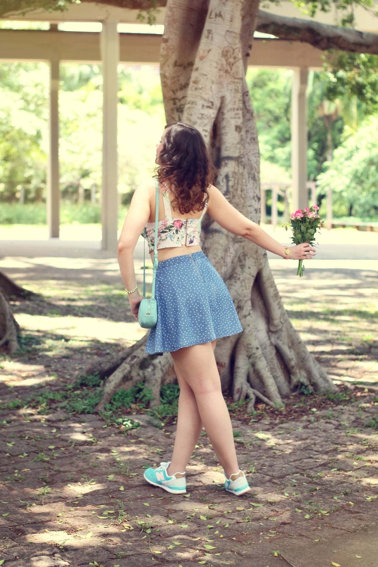 gostei-e-agora-top-cropped-floral-saia-jeans-poas-new-balance-15