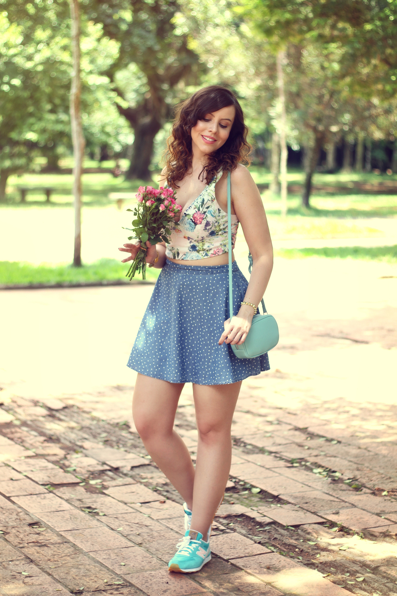 gostei-e-agora-top-cropped-floral-saia-jeans-poas-new-balance-joyce-nunes-02