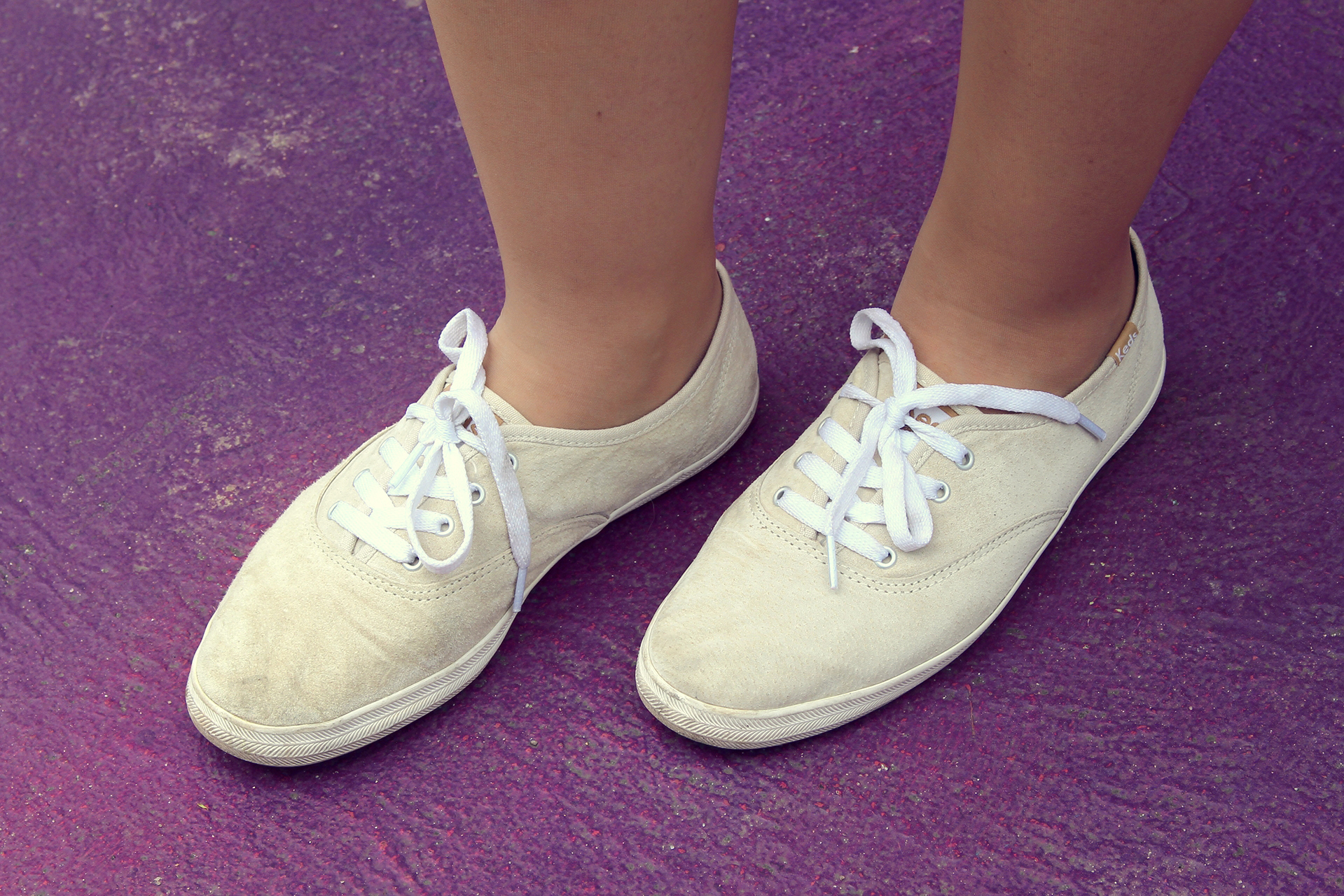 ostei-e-agora-look-macaquinho-amarelo-poa-tenis-keds-suede-dior-technologic-beco-do-batman-08