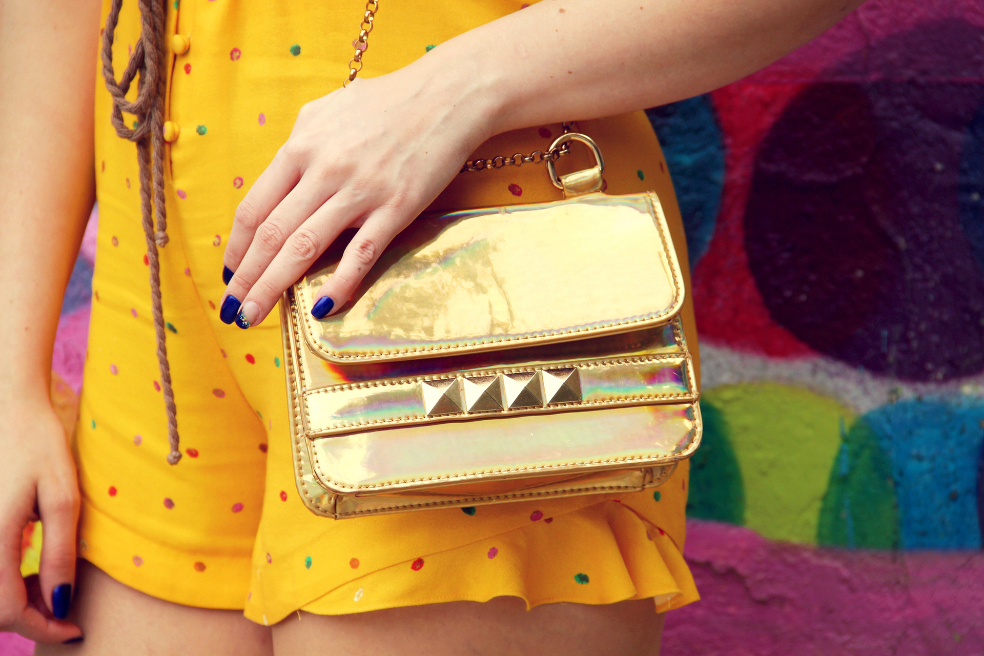 ostei-e-agora-look-macaquinho-amarelo-poa-tenis-keds-suede-dior-technologic-beco-do-batman-09