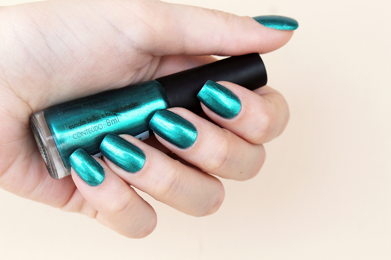 gostei-e-agora-esmalte-arrase-na-pista-avon-color-trend-verde-metalizado-03