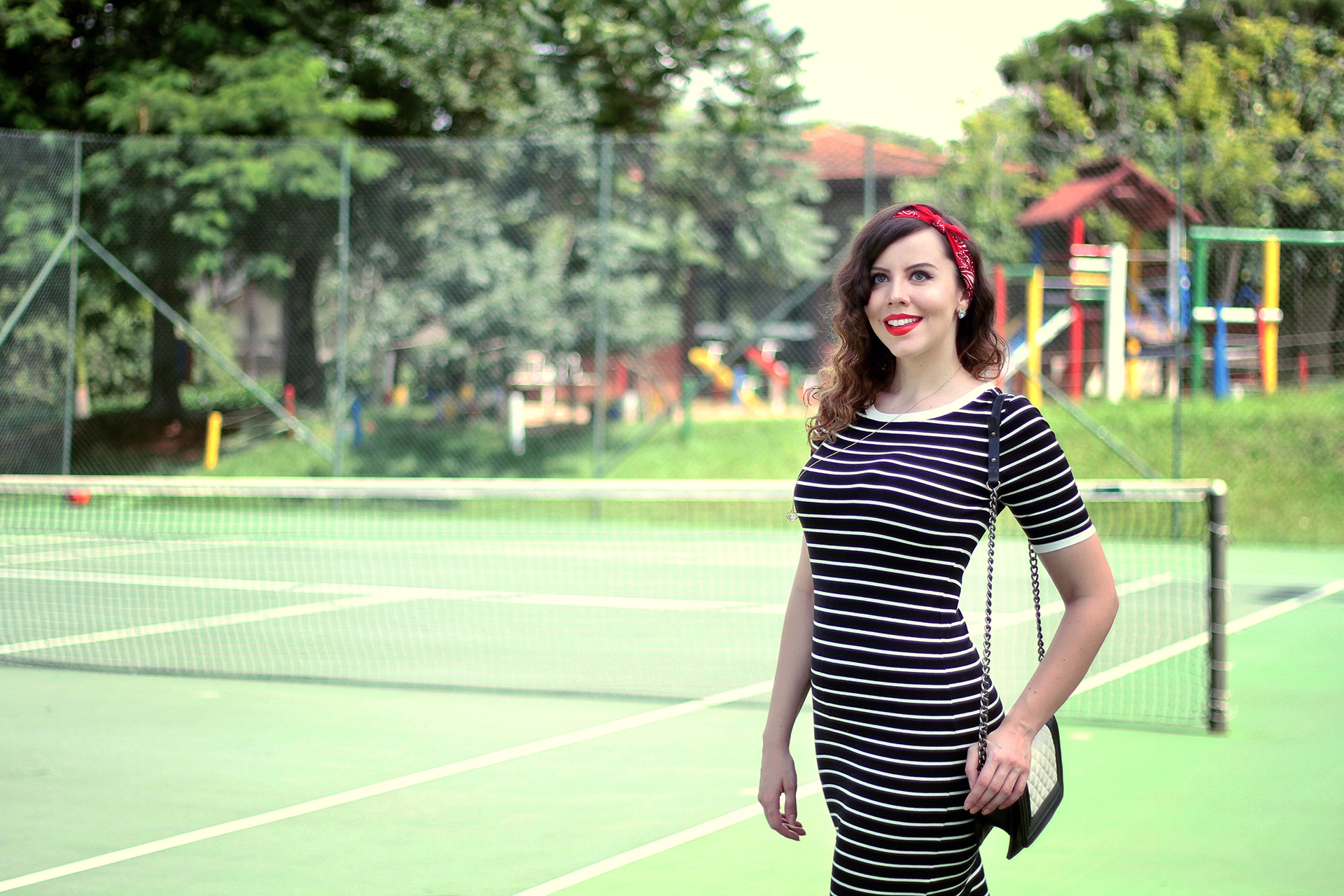 gostei-e-agora-t-shirt-dress-listrado-bandana-tenis-converse-02