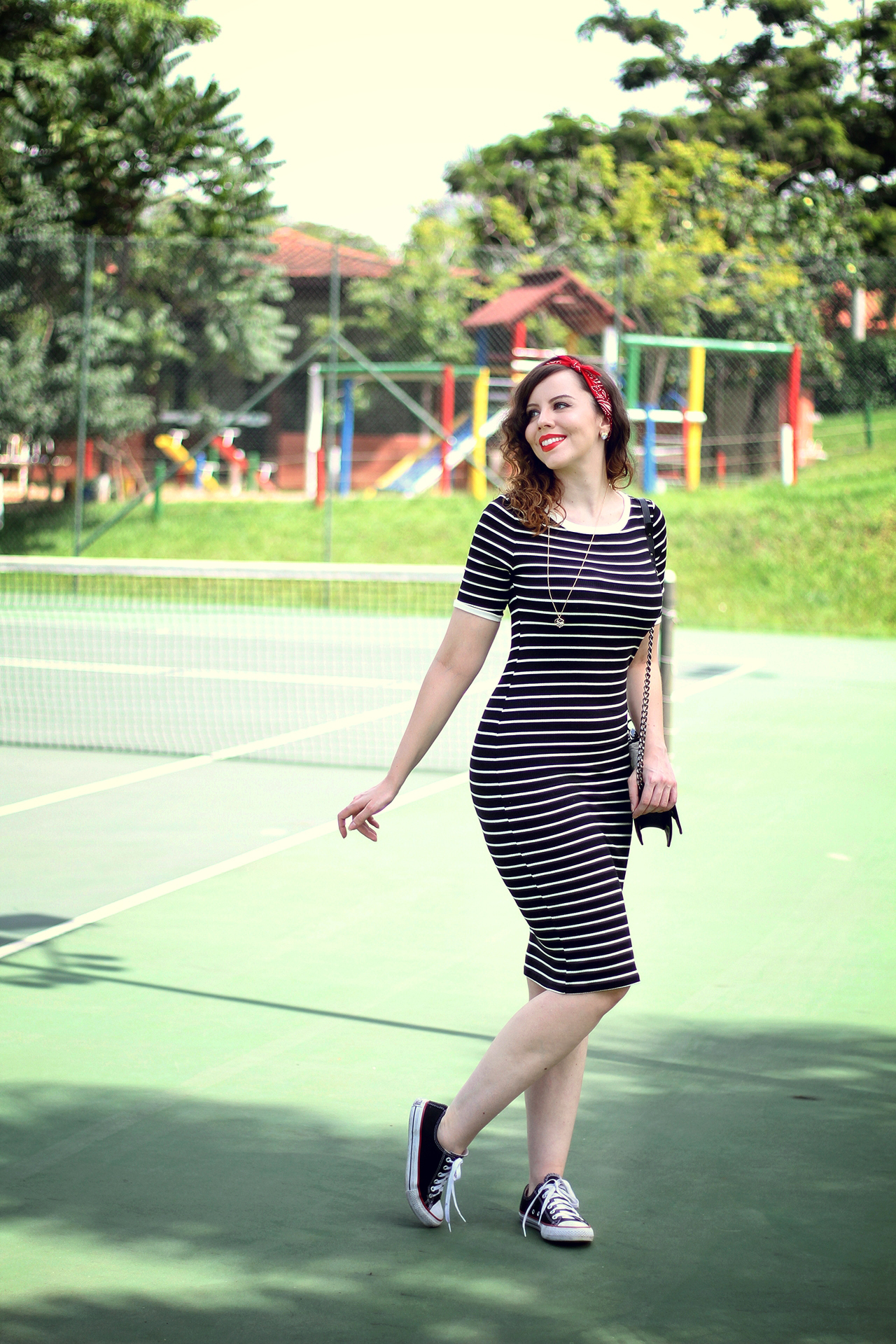 gostei-e-agora-t-shirt-dress-listrado-bandana-tenis-converse-04
