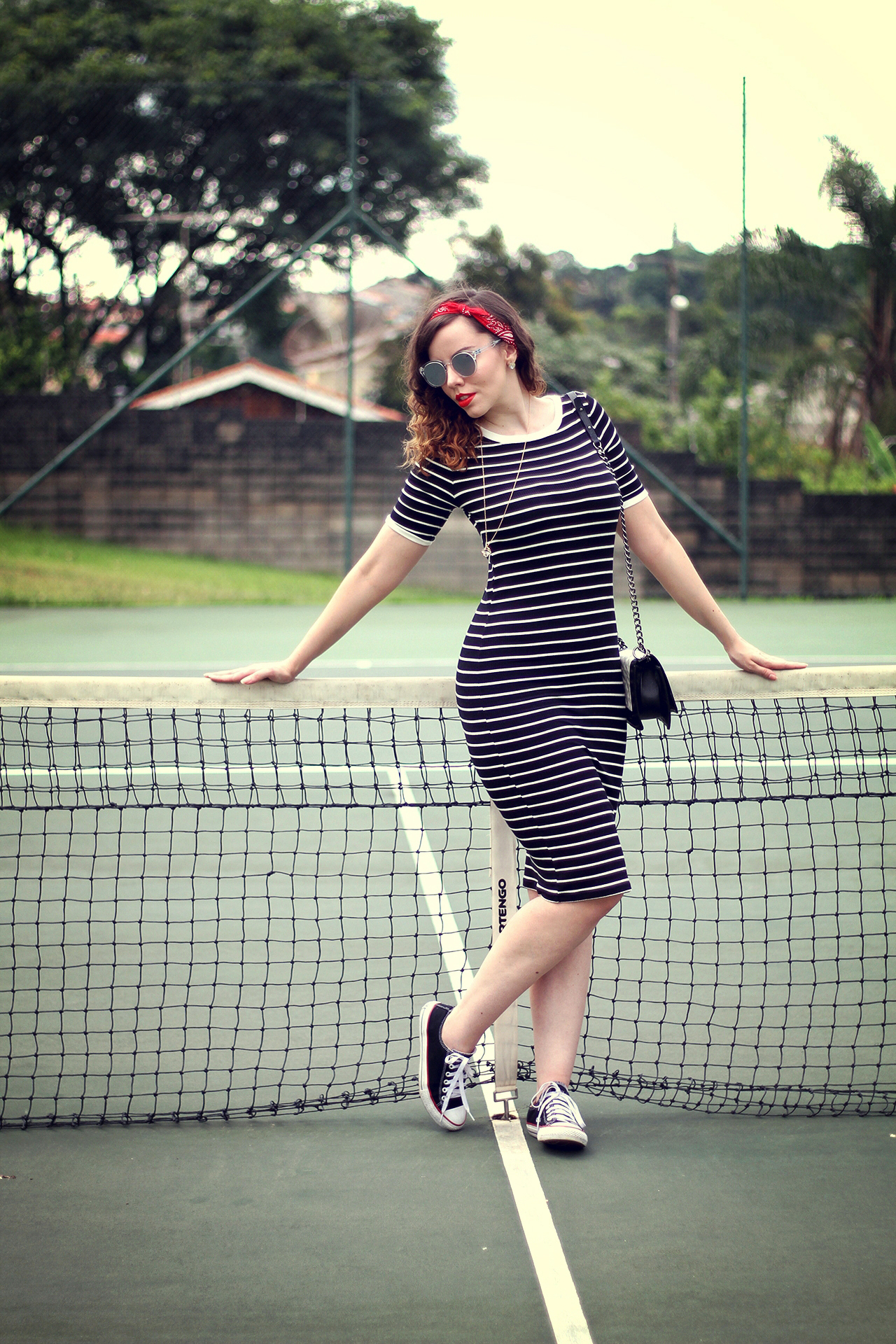gostei-e-agora-t-shirt-dress-listrado-bandana-tenis-converse-10