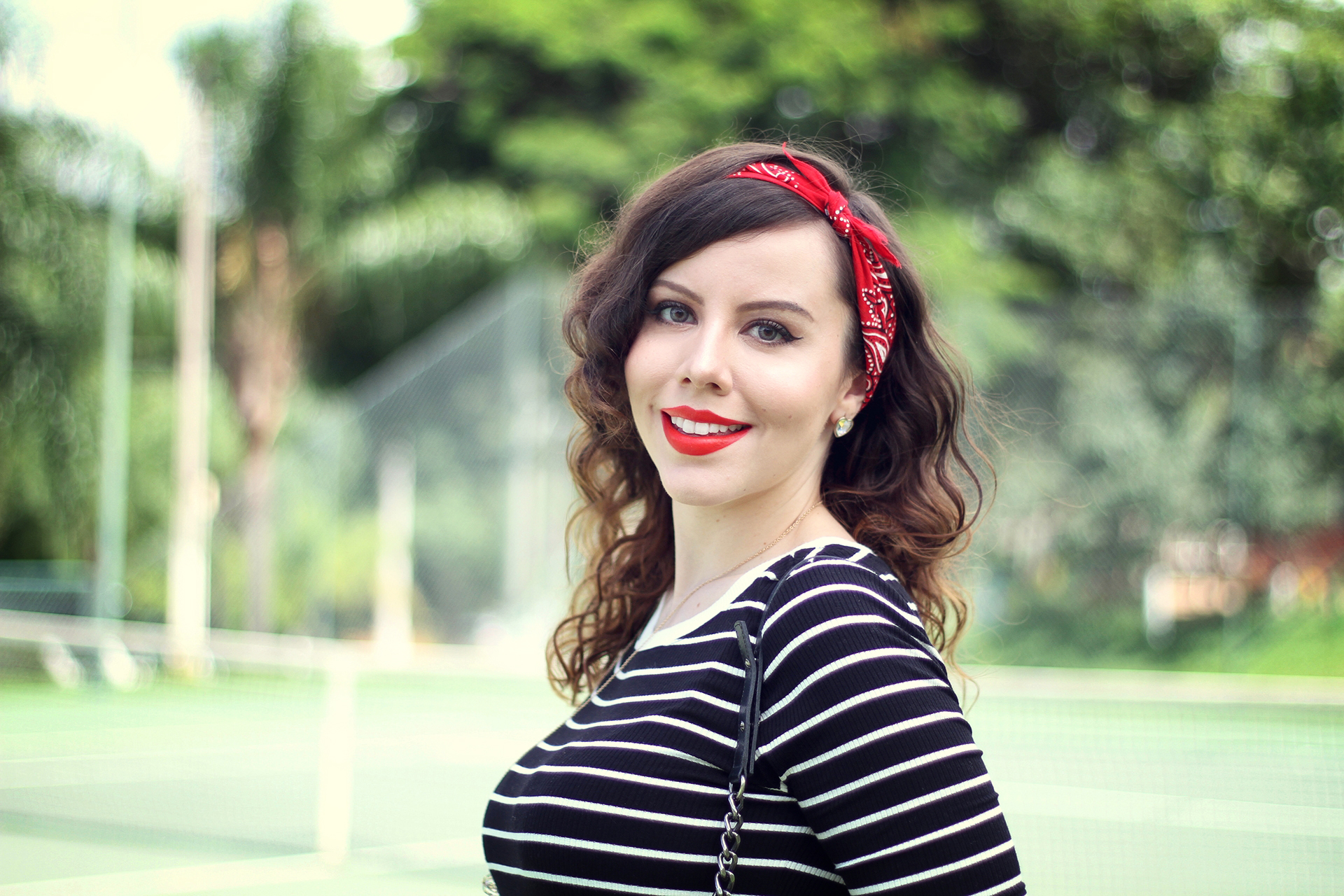 gostei-e-agora-t-shirt-dress-listrado-bandana-tenis-converse-16