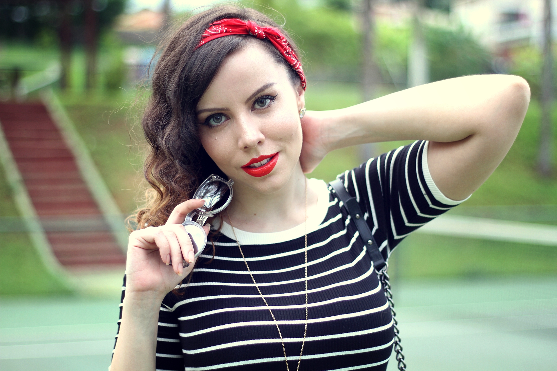 gostei-e-agora-t-shirt-dress-listrado-bandana-tenis-converse-18