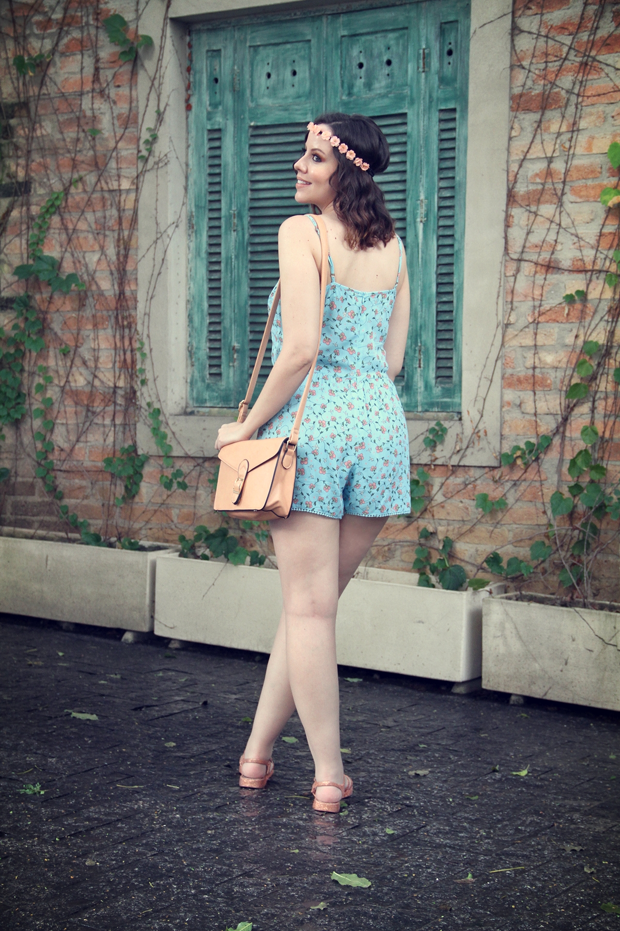 gostei-e-agora-look-macaquinho-azul-claro-floral-headband-de-flor-03