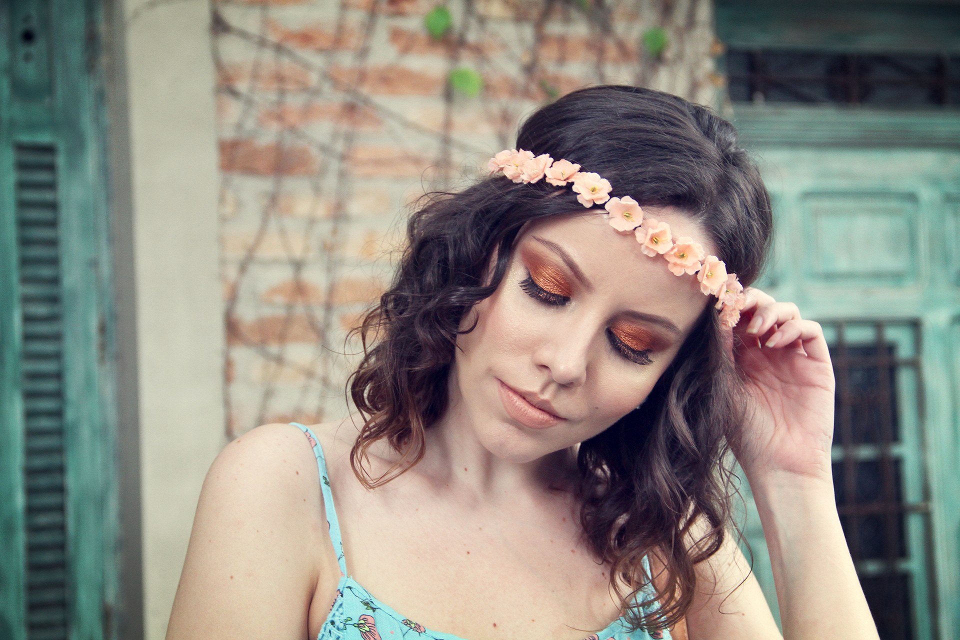 gostei-e-agora-look-macaquinho-azul-claro-floral-headband-de-flor-04