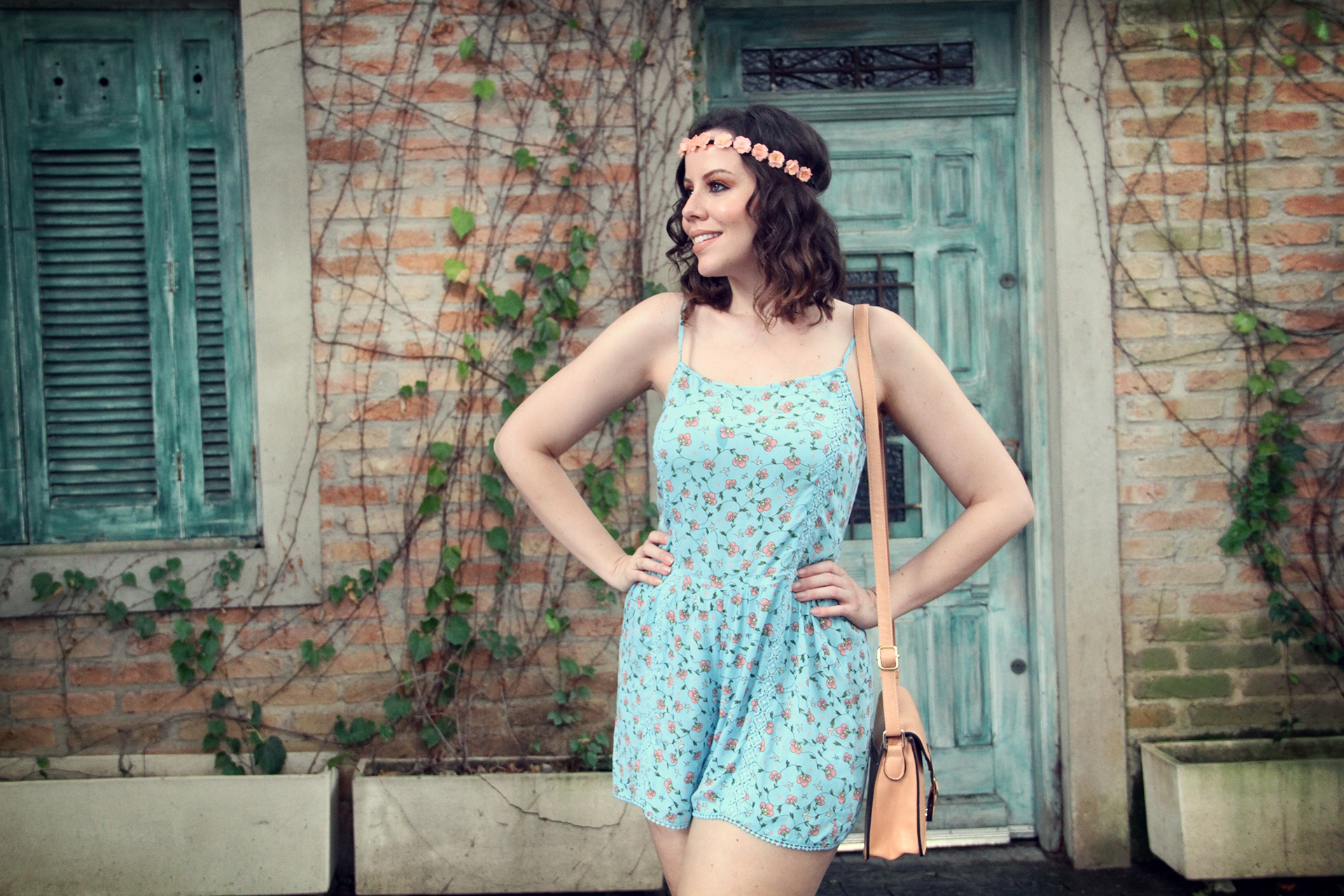 gostei-e-agora-look-macaquinho-azul-claro-floral-headband-de-flor-12