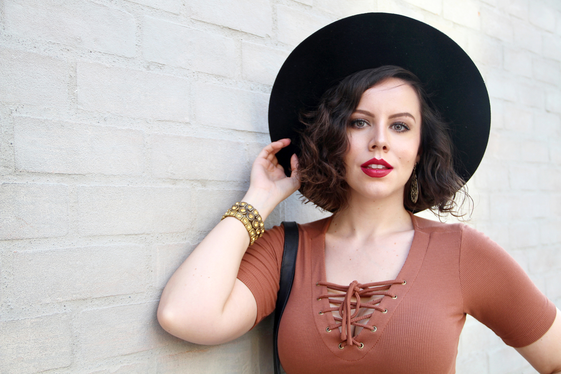 gostei-e-agora-calca-flare-veludo-lace-up-shirt-cropped-potter-clay-ceramica-07