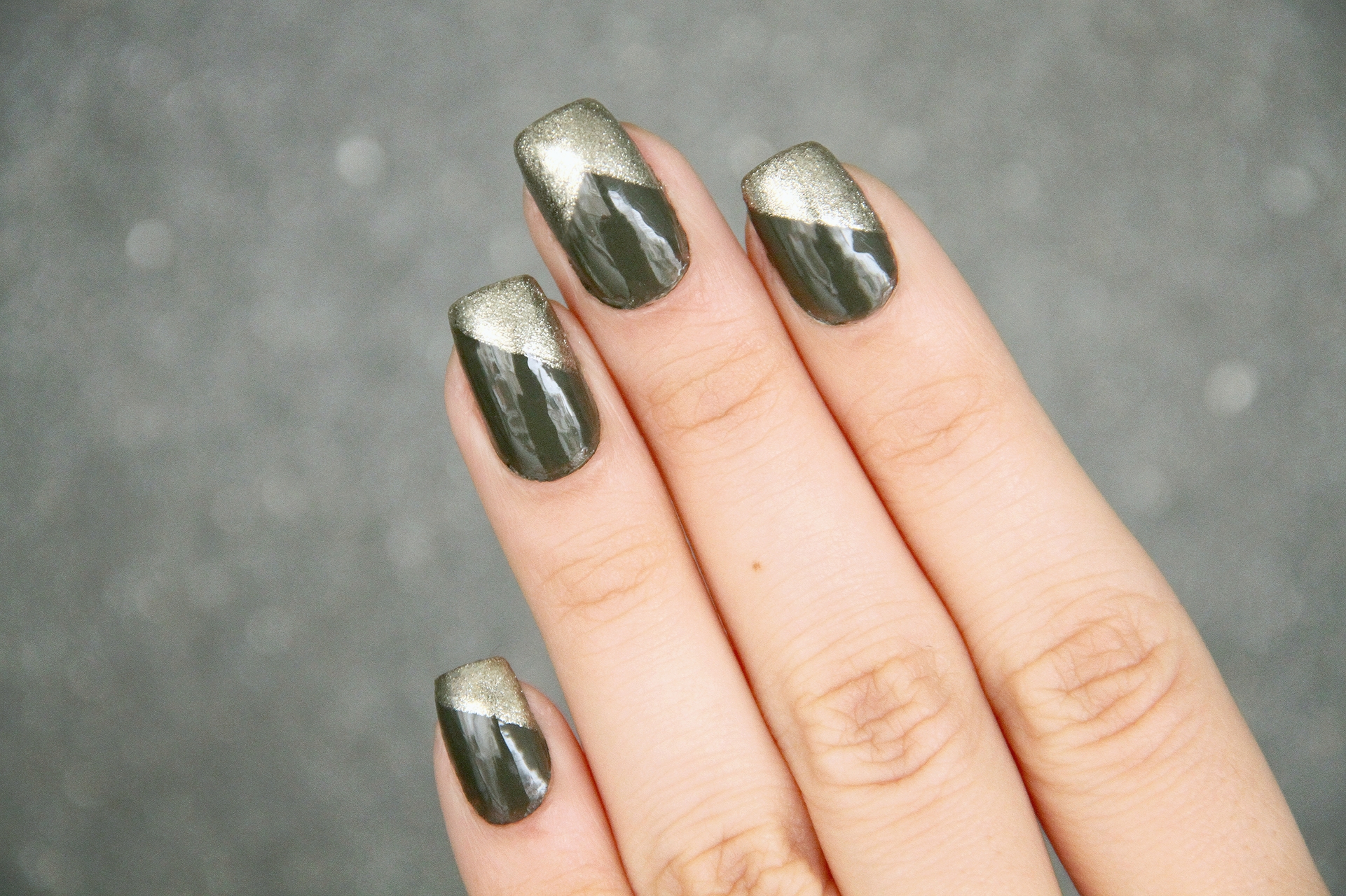 gostei-e-agora-unhas-geometricas-metalizadas-verdinho-na-mao-e-vendaval-risque-militar-03