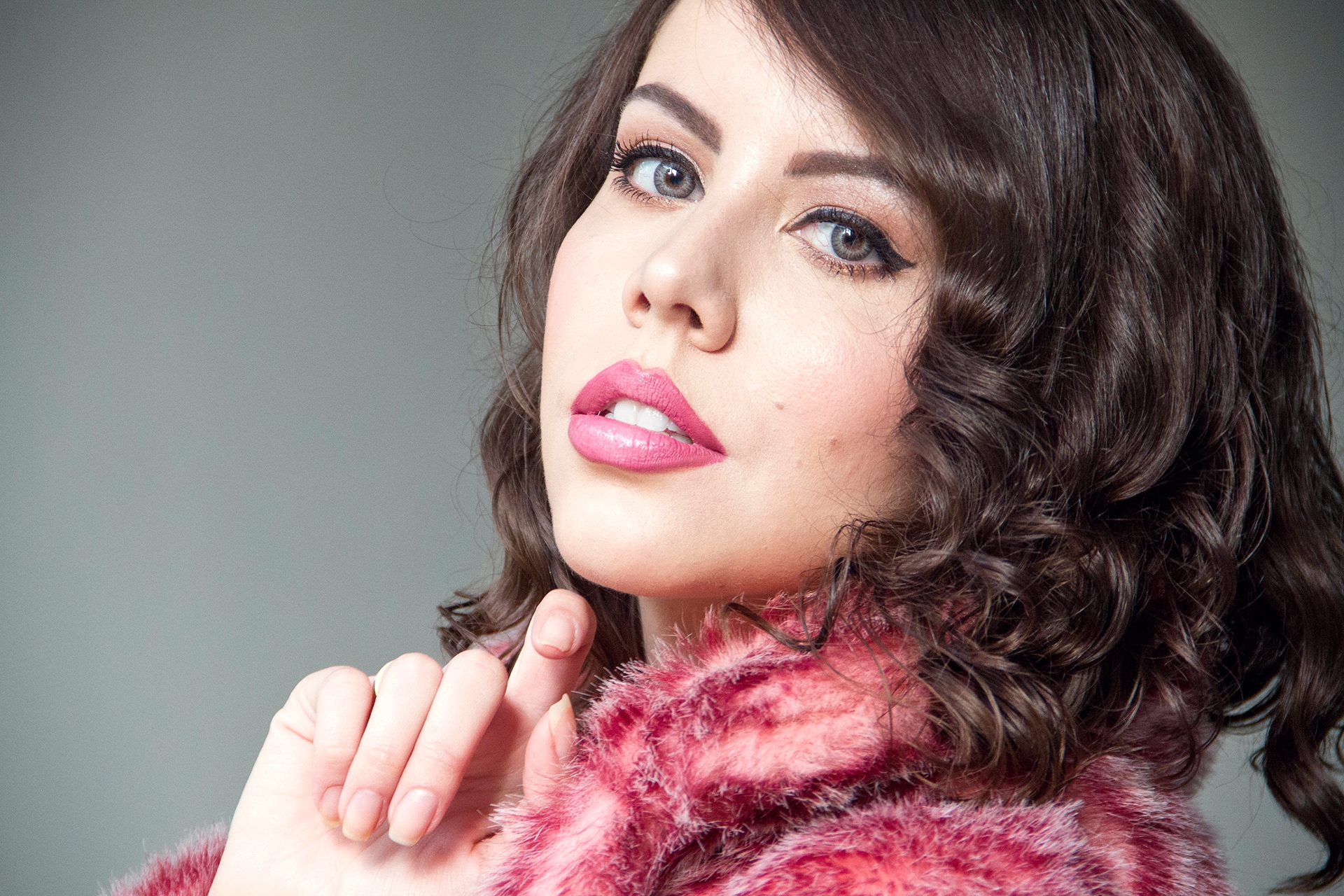 gostei-e-agora-look-casaco-pele-rosa-fur-pink-coat-melissa-kali-nozinho-camiseta-14a