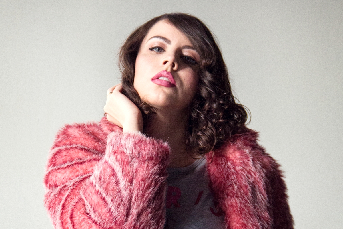 gostei-e-agora-look-casaco-pele-rosa-fur-pink-coat-melissa-kali-nozinho-camiseta-17