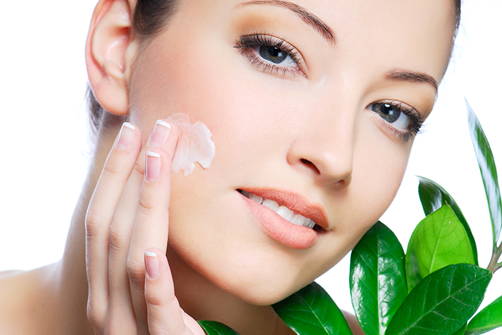 ordem-certa-aplicacao-cosmeticos-produtos-de-beleza-rosto-02