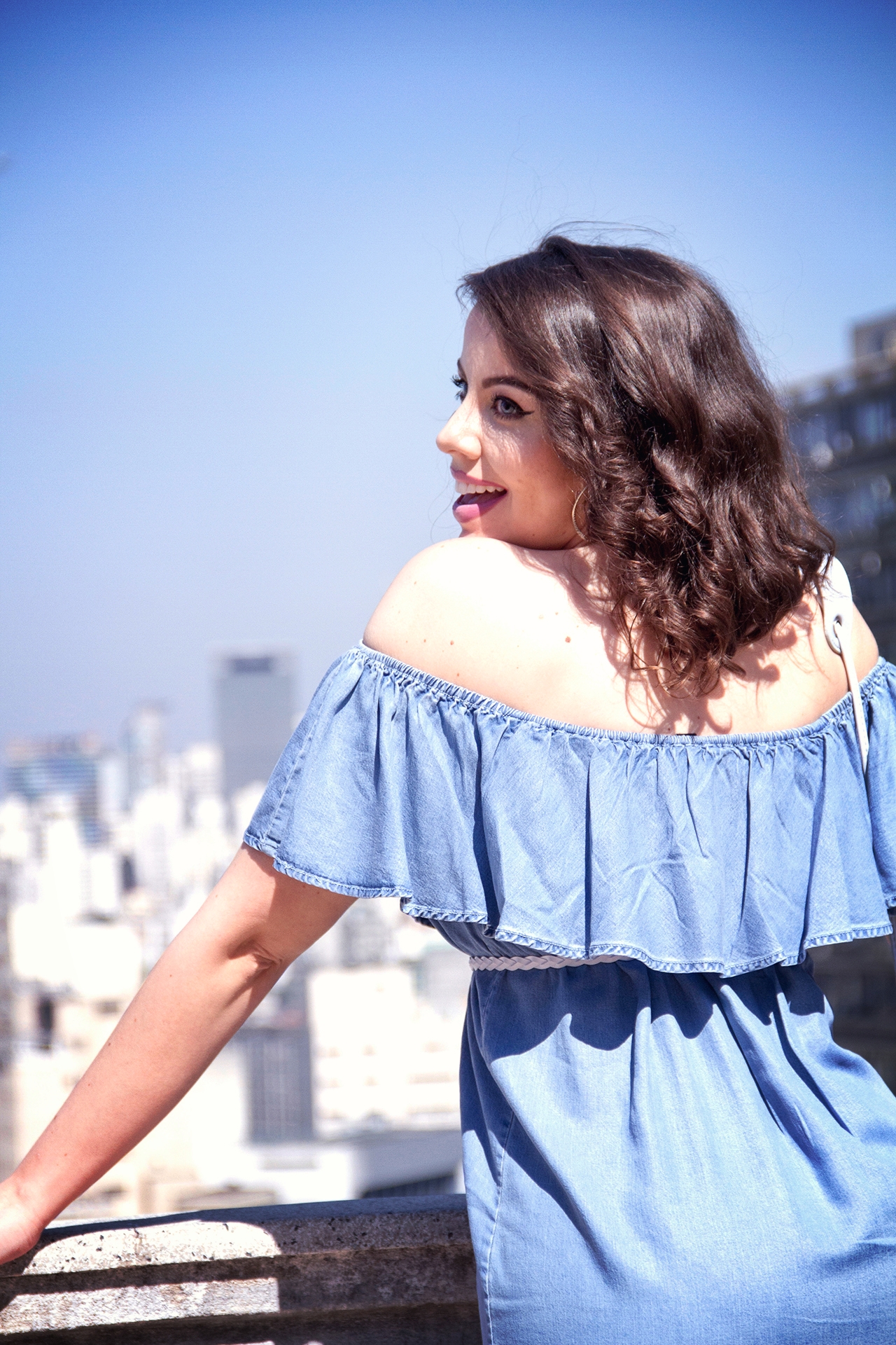 gostei-e-agora-azul-serenity-vestido-jeans-babados-ombro-a-ombro-03