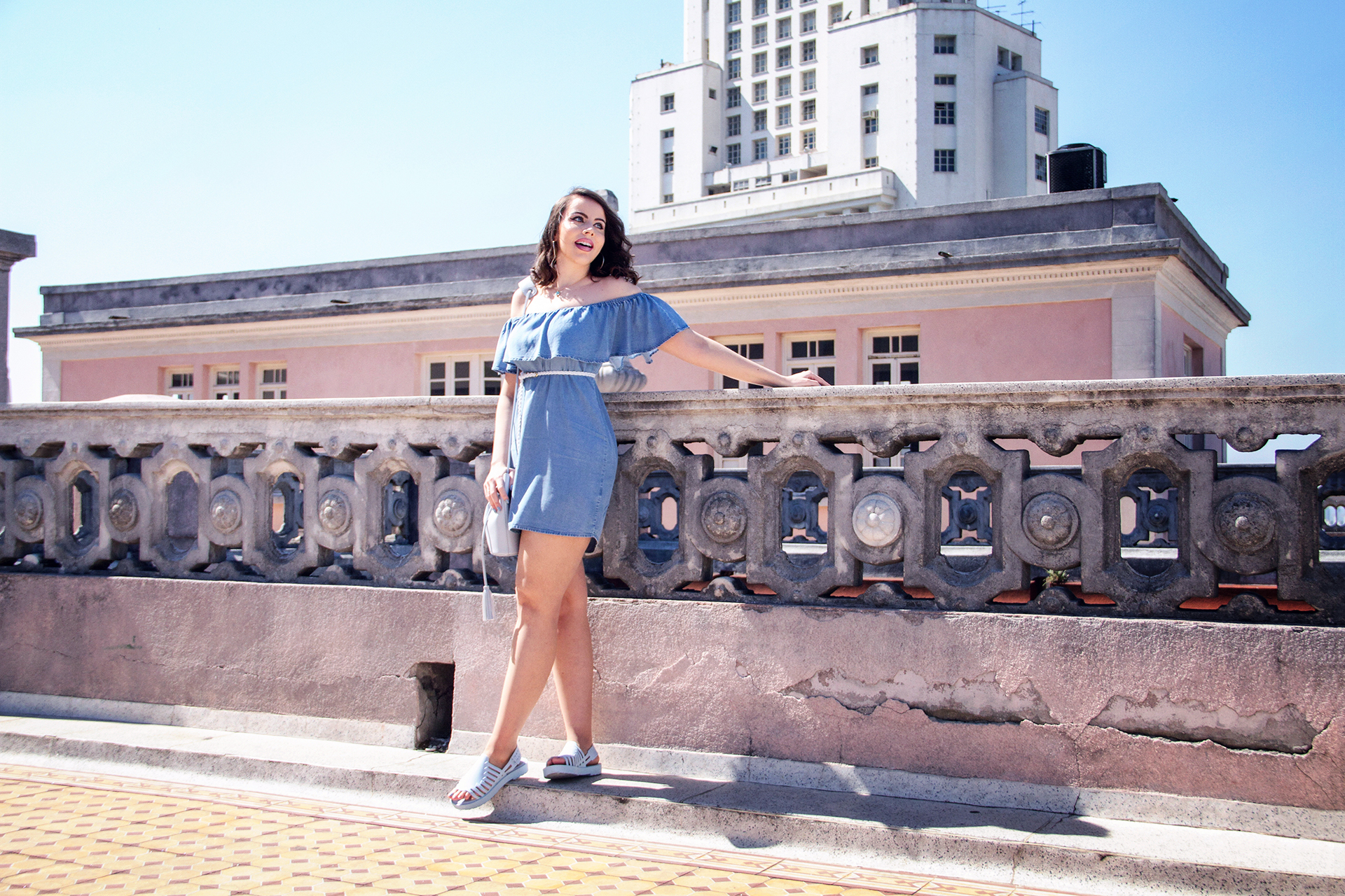 gostei-e-agora-azul-serenity-vestido-jeans-babados-ombro-a-ombro-06