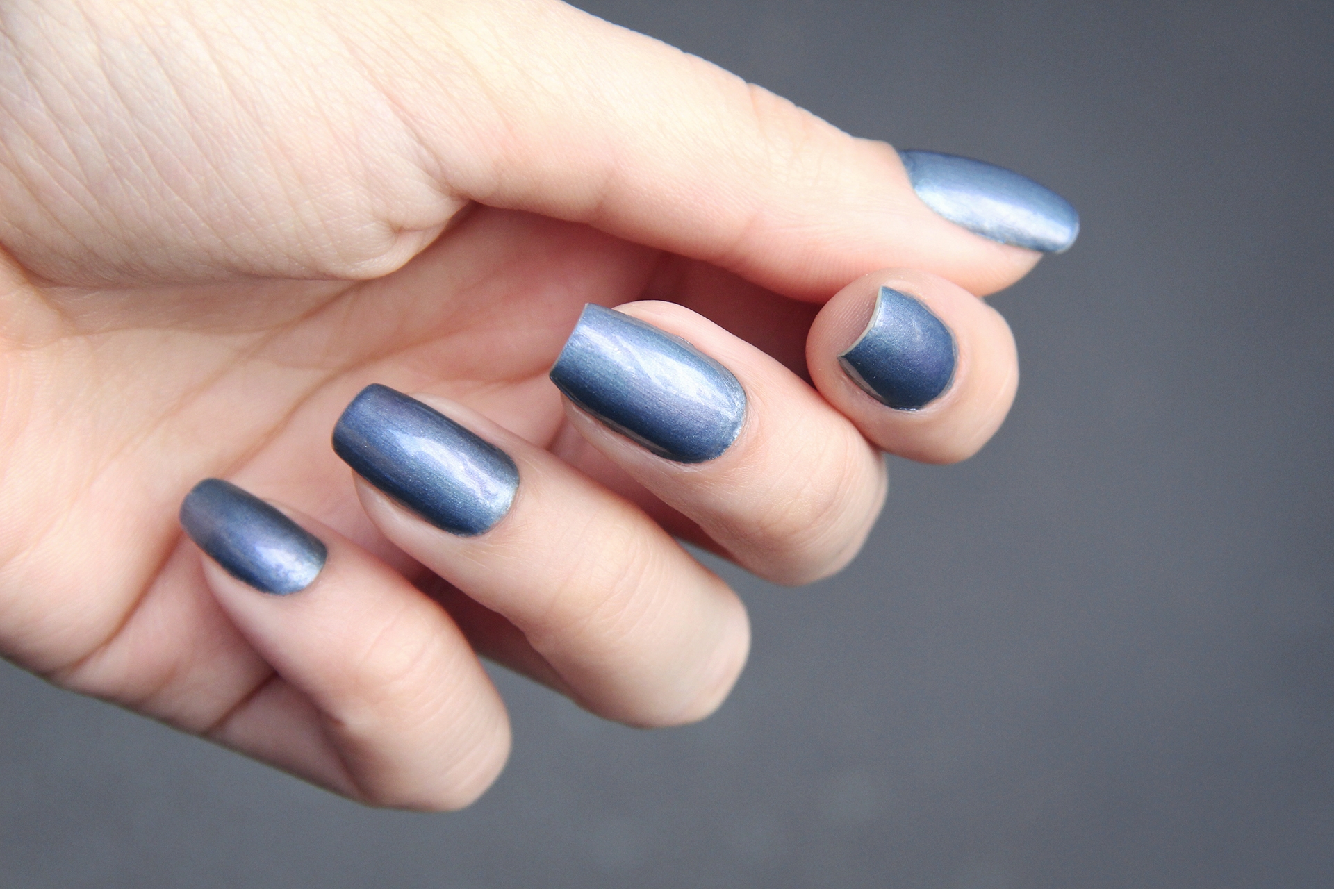 gostei-e-agora-unhas-rocker-marina-ruy-barbosa-hits-azul-serenity-metalizado-01