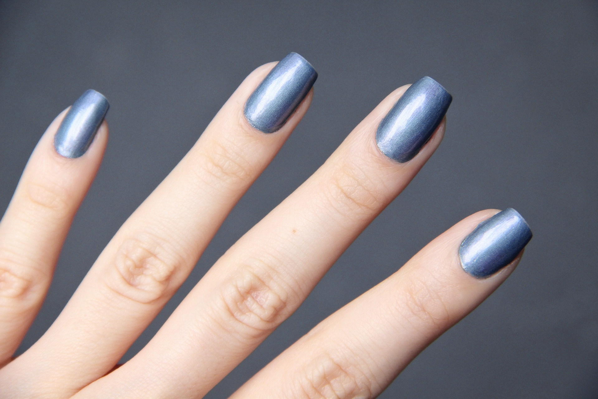 gostei-e-agora-unhas-rocker-marina-ruy-barbosa-hits-azul-serenity-metalizado-02