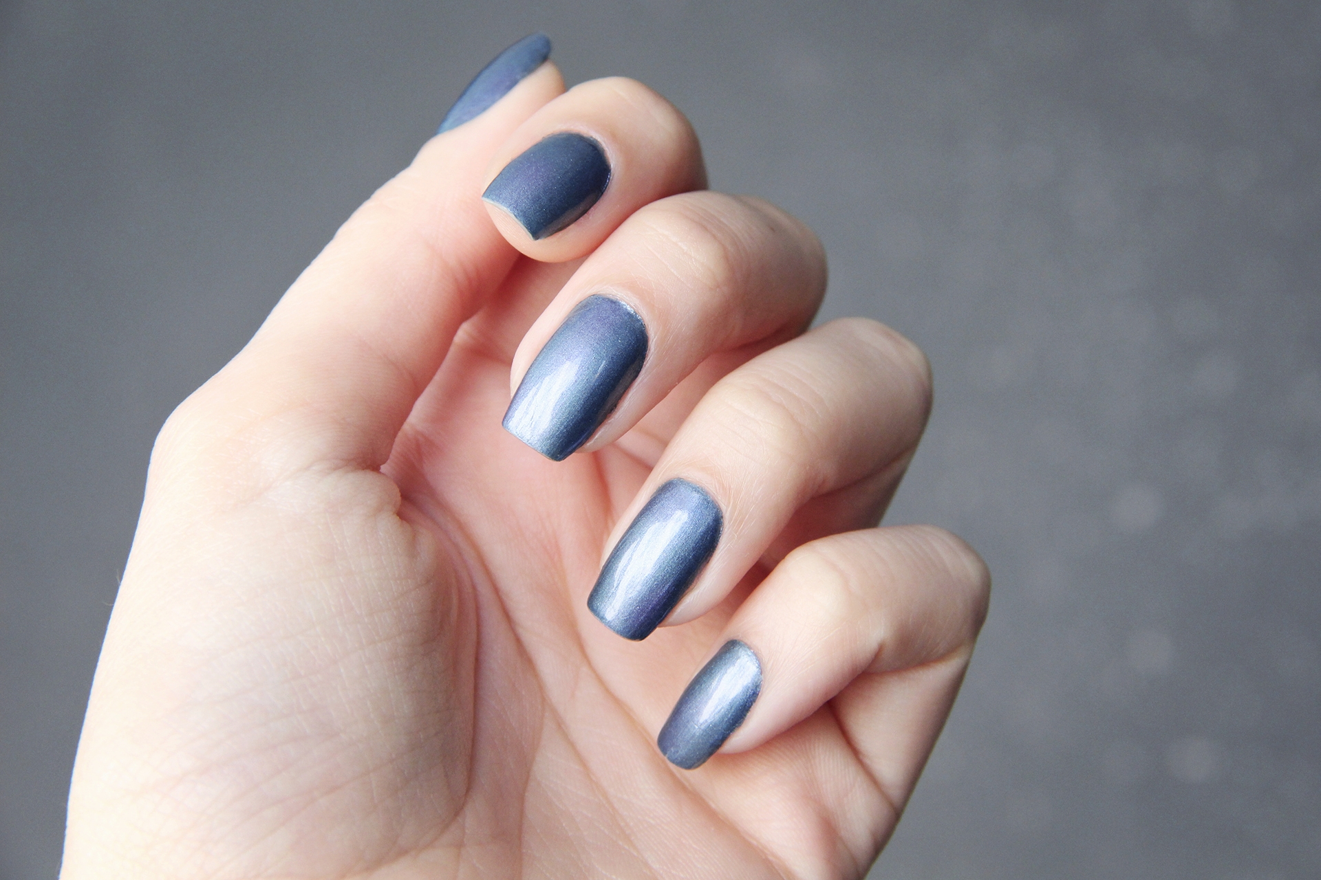 gostei-e-agora-unhas-rocker-marina-ruy-barbosa-hits-azul-serenity-metalizado-03